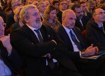 Sanità, Emiliano a Schillaci: “Rimuovere tetti spesa a quelle privata”