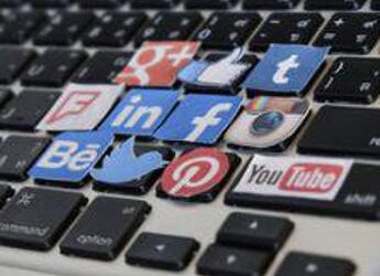 Cerchi lavoro? Occhio ai post sui social, 51% dei recruiter ne è influenzato negativamente