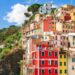 Cinque Terre, Riomaggiore promuove turismo sostenibile: vietati sexy shop, discoteche e kebab