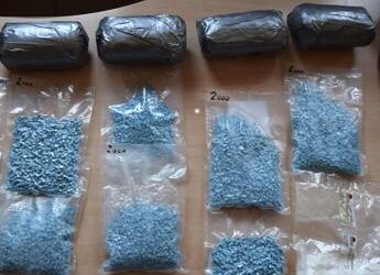 Droga, proposta choc sindaca Amsterdam: “Venderla in farmacia”
