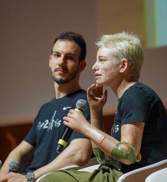 Bebe Vio ed Emanuele Lambertini a ingegneri clinici: “Siate al nostro fianco”