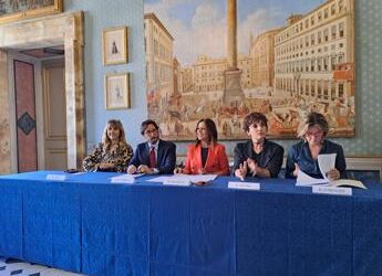 Tumori, +16% casi al seno in 10 anni in Italia. Campagna su percorsi di cura