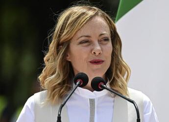 G7, Meloni a Borgo Egnazia con la figlia. Promossa dal pediatra: “Modello positivo per il suo futuro”