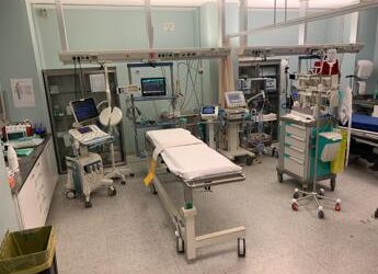 Gravissimo dopo caduta da 12 metri, al San Carlo di Milano 50 in campo per salvarlo