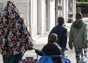 Pediatri, 1,3 mln di bambini in povertà, incidenza più alta al Sud e tra stranieri