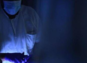 Fine vita, medico che agevola suicidio assistito non è punibile: ecco perché