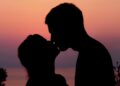 Giornata del bacio, l’infettivologa ‘non associatelo a malattie, meglio baciarsi che fare la guerra’
