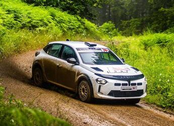 Lancia Ypsilon Rally 4 HF: la prova speciale di Miki Biasion