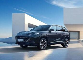 MG HS: debutta a Goodwood il nuovo SUV