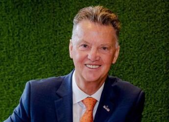Calcio, Van Gaal da paziente oncologico a testimonial di prevenzione