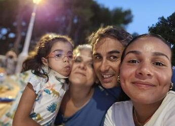 Malattie rare, le vacanze impossibili di Roberta. “Un’odissea per famiglie come noi”