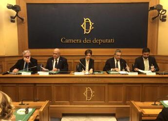 Carie e lesioni smalto per 70% giovani, esperti: “Dal dentista entro i 2 anni”