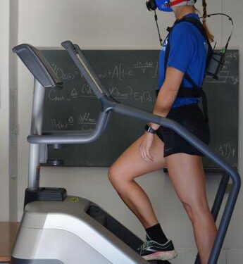 Salire le scale? Meglio a tappe che d’un fiato, si consuma di più secondo la scienza