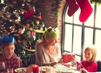 Natale, cosa regalare ai bambini? I 5 sì e i 5 no per farli felici