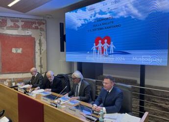 Sanità, per medici e infermieri italiani -22% reddito rispetto a Paesi Ocse