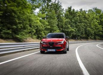 Alfa Romeo, un 2024 di consolidamento sul mercato italiano