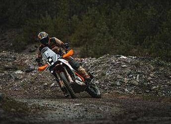 KTM 390 Adventure 2025, oltre i limiti