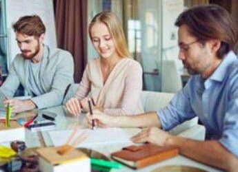 Donne e GenZ più felici in ufficio, welfare aziendale aiuta per il 60% dei lavoratori