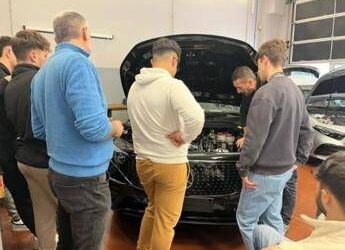 ‘I drive Mercedes-Benz’, un programma che fa incontrare scuola e impresa