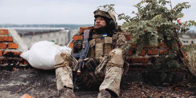 Zelensky si prepara a portare l’Ucraina al voto: Mosca resiste a forze di pace e mette in dubbio gli accordi