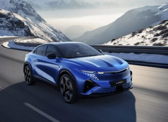 Alpine presenta la A390, fastback elettrica ma sportiva