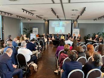 Farmaci malattie rare: report ExploRare3.0 su Proms, estensione indicazioni e spesa Ssn