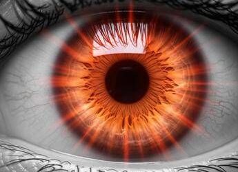 Infrarosso visibile: nuove lenti a contatto rivoluzionano la vista dell’essere umano