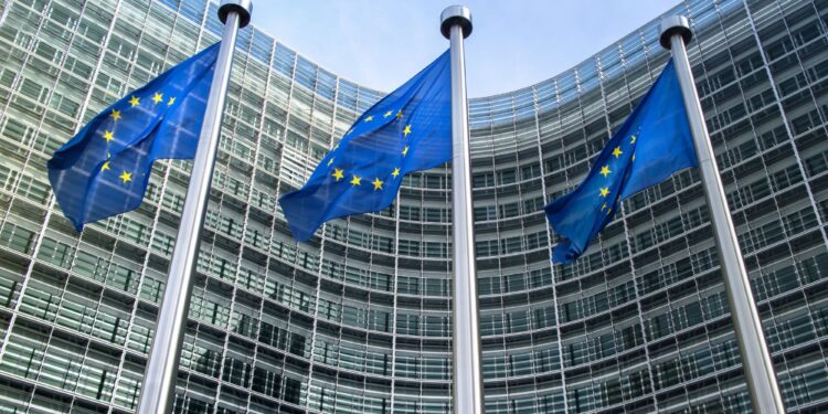 Oblio oncologico, perché una vecchia diagnosi di tumore può ancora pesare su mutui e assicurazioni in Europa
