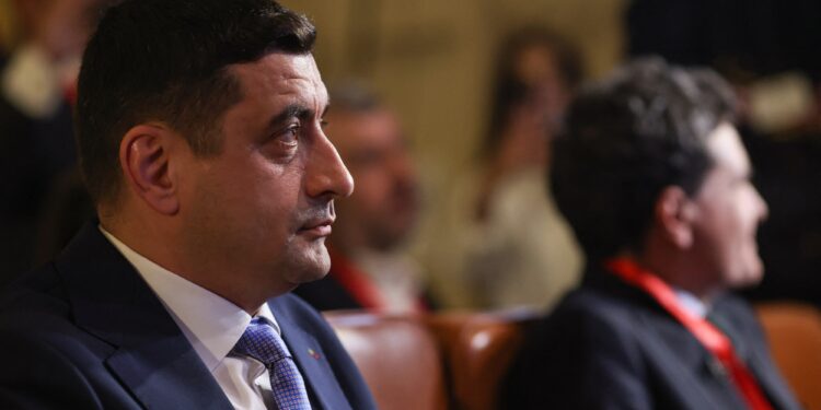 Romania, effetto Simion: gli scenari elettorali con l’analista politico Radu Magdin