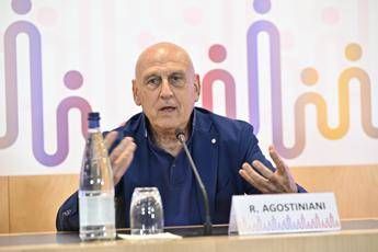 Agostiniani (Sip): “Sempre più fragili per dipendenza digitale, fenomeno esplosivo”