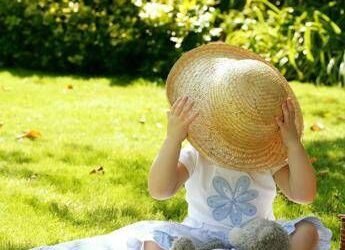 Caldo, pediatri: “Bambini a rischio tra colpi di calore e disidratazione”
