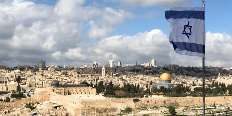 L’attacco di Israele all’Iran: Vendetta di Trump?