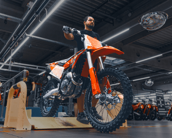 KTM AG riprende la produzione a pieno regime