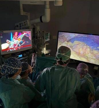 Tumori, mandibola ricostruita con un osso della gamba nel Milanese