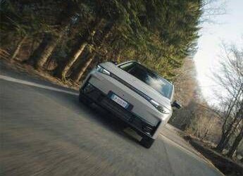 Leapmotor C10 AWD: potenza elettrica e trazione integrale