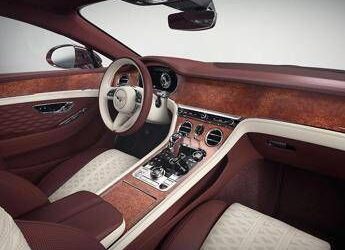 Nuove superfici, materiali inediti e colori esclusivi per una Bentley su misura