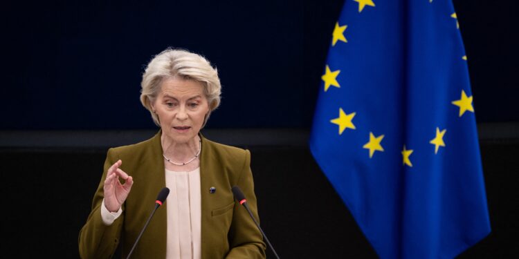 “Nessuno Stato membro sarà lasciato solo”: von der Leyen annuncia il nuovo piano Ue contro i ricatti economici