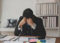 Stress da rientro? Lo psichiatra: “La verità è che non ci siamo mai assentati”