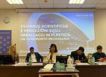 Imballaggi in plastica, scienza e industria a confronto