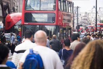 Super influenza in Uk: scuole a rischio lockdown e ospedali in tilt