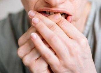 Da mangiarsi le unghie al ‘ghosting’, perché lo facciamo? “E’ sopravvivenza”