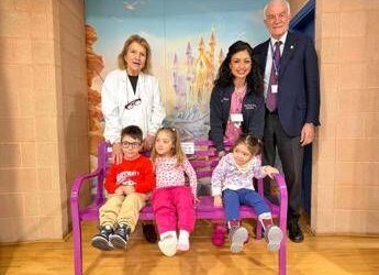 All’Irccs San Raffaele di Roma una panchina viola per l’epilessia