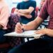 Allarme spritz a colazione, i rischi per gli studenti: “Effetti immediati su cervello”