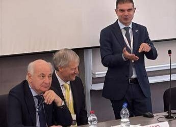 Tumori, esperti: “Il 2% dei ricoveri e 4% dei decessi da interazioni tra farmaci”