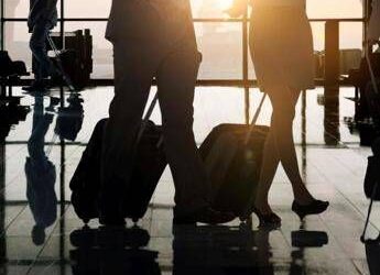 Allarme Ebola, restrizioni e controlli rafforzati negli aeroporti Usa