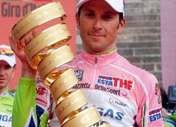 Fumo, Ivan Basso: “Da sportivo ed ex paziente oncologico dico sì a sigarette più care”