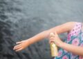 Melanoma, tre le mosse per prevenirlo. L’esperto: “La crema solare non basta”
