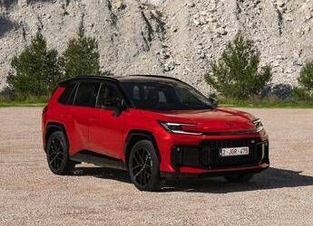 Nuovo Toyota RAV4, una sesta generazione ibrida