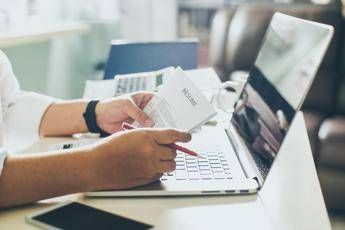 Dal manifatturiero al finance, la tecnologia ridefinisce le competenze ma difficili da reperire