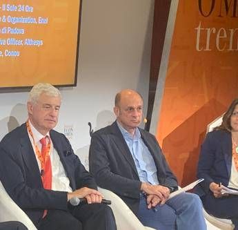 Energia, Lorenzoni: “Oggi chi autoproduce sfida i grandi fornitori”